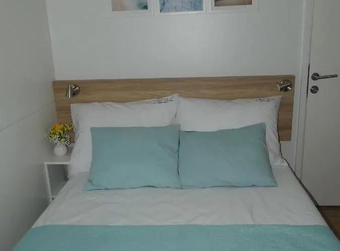 Blue Wave Mobile Campsite 4*